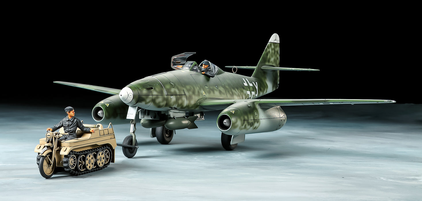 Tamiya 1/48 Messerschmitt Me262 A-2a w/Kettenkraftrad