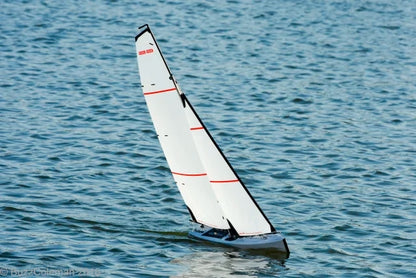 Bateau à voile Dragon Force V7 RTR 2.4GHz – 4ST308815V7